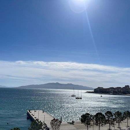 Caramel Sun Studios Apts Sarande Bagian luar foto