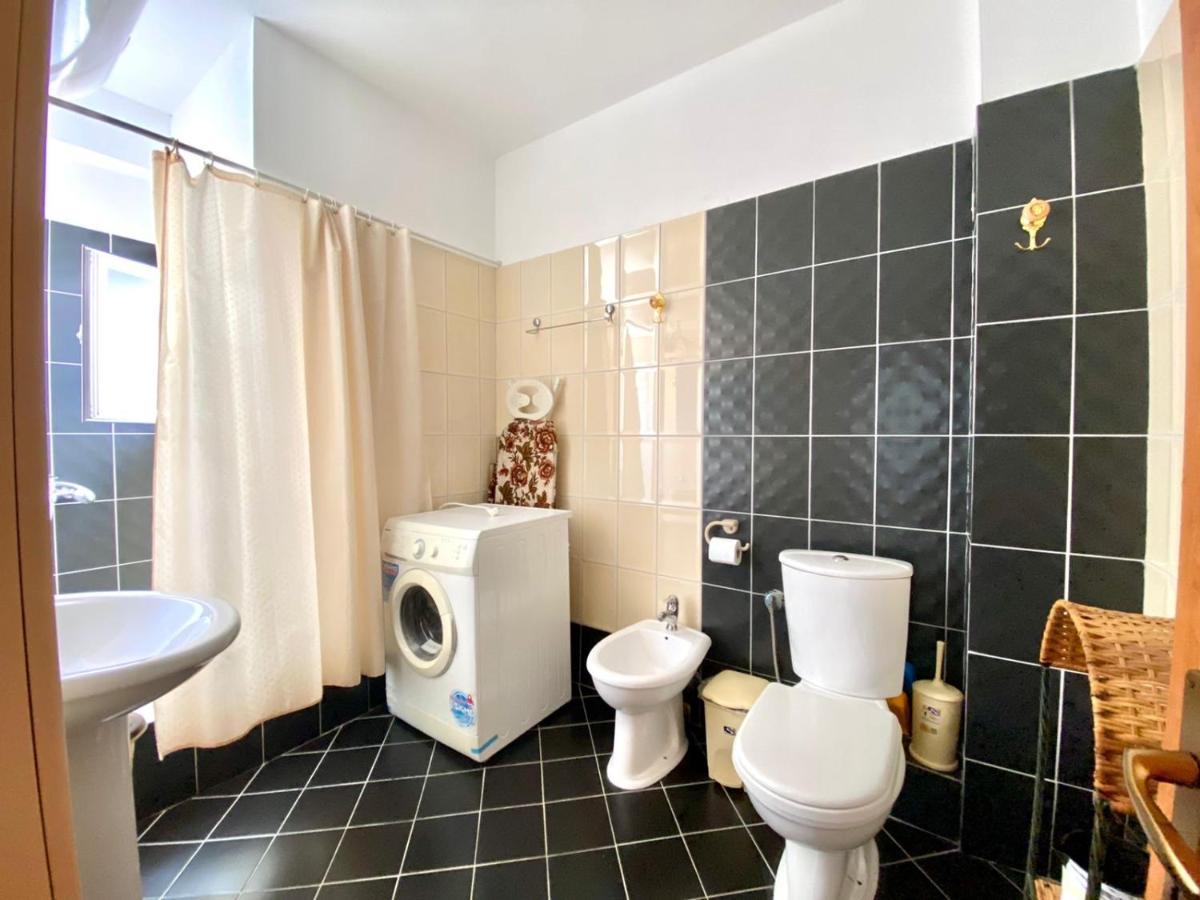 Caramel Sun Studios Apts Sarande Bagian luar foto
