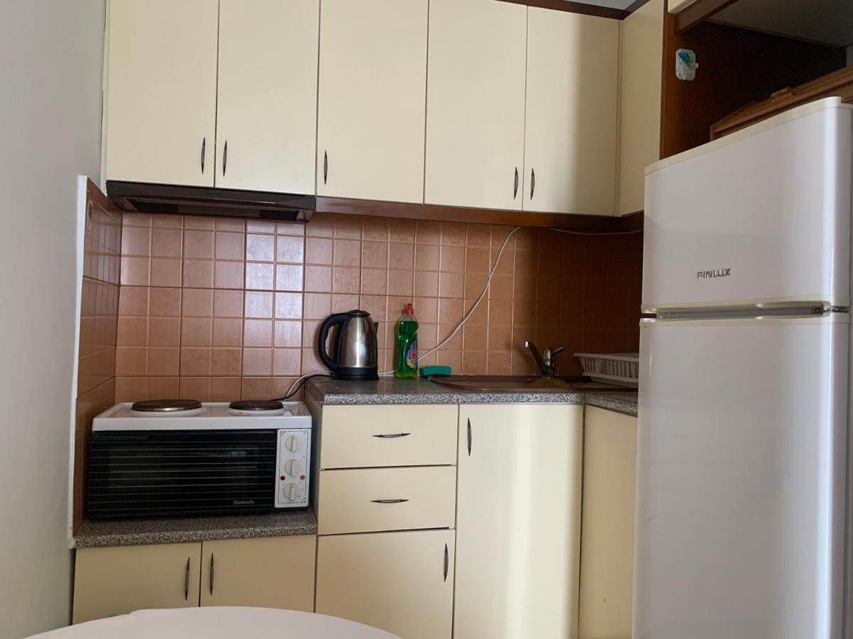 Caramel Sun Studios Apts Sarande Bagian luar foto
