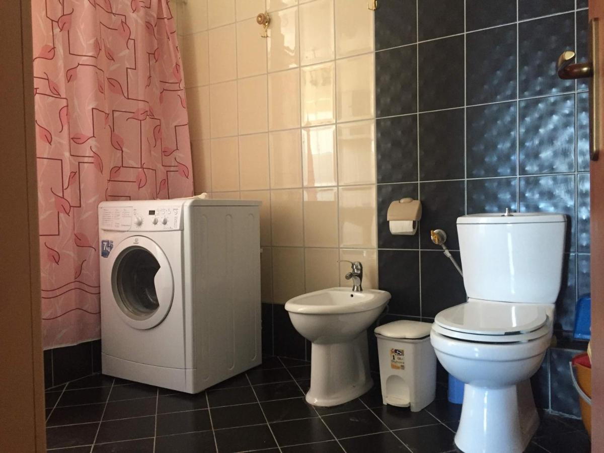 Caramel Sun Studios Apts Sarande Bagian luar foto