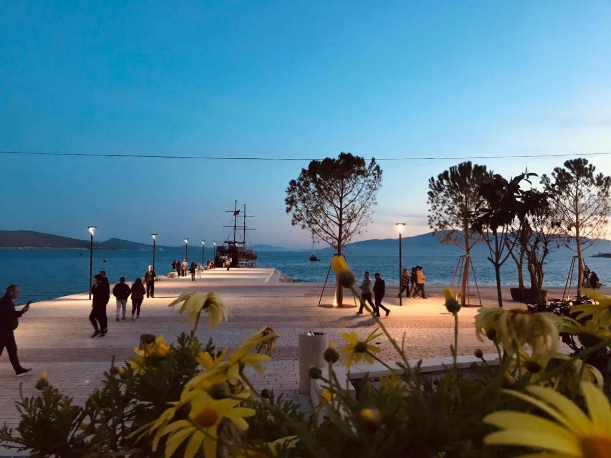 Caramel Sun Studios Apts Sarande Bagian luar foto