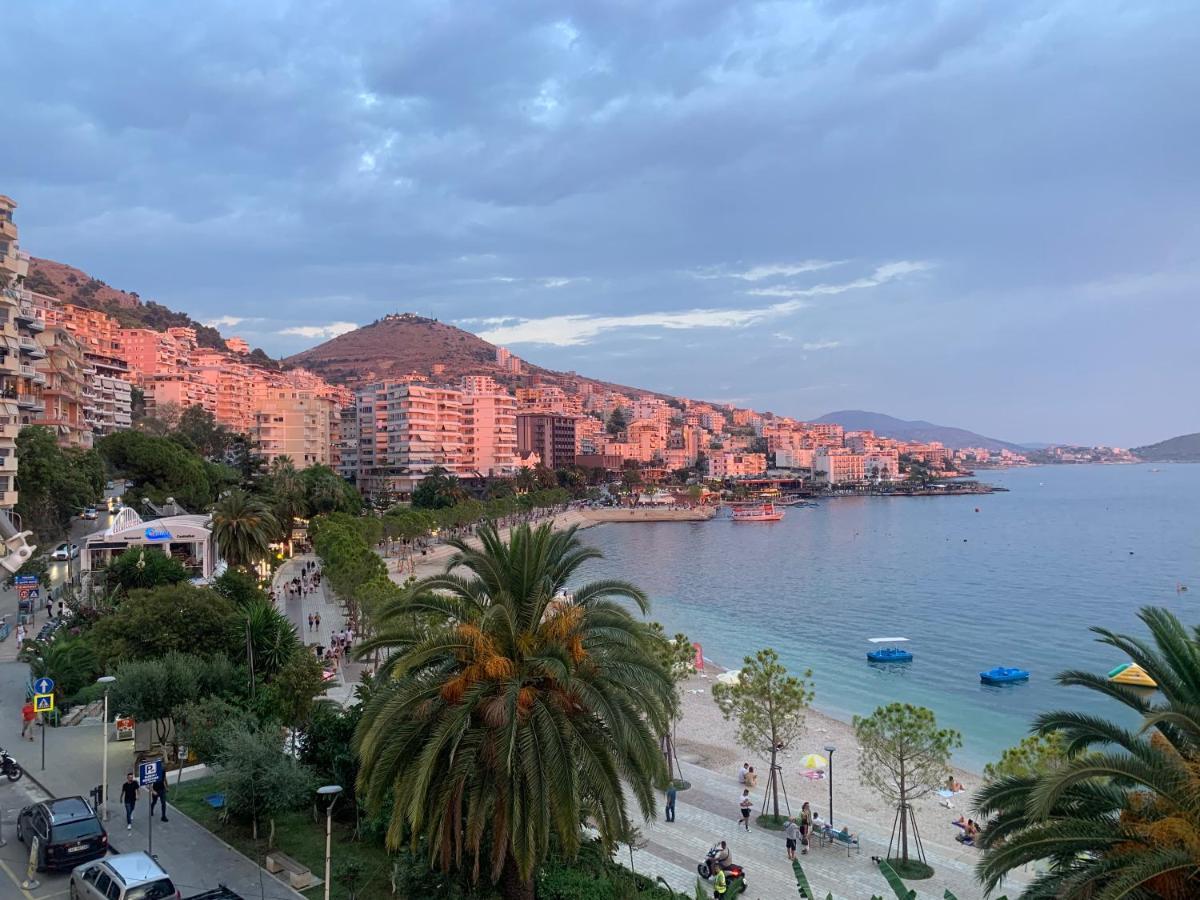 Caramel Sun Studios Apts Sarande Bagian luar foto