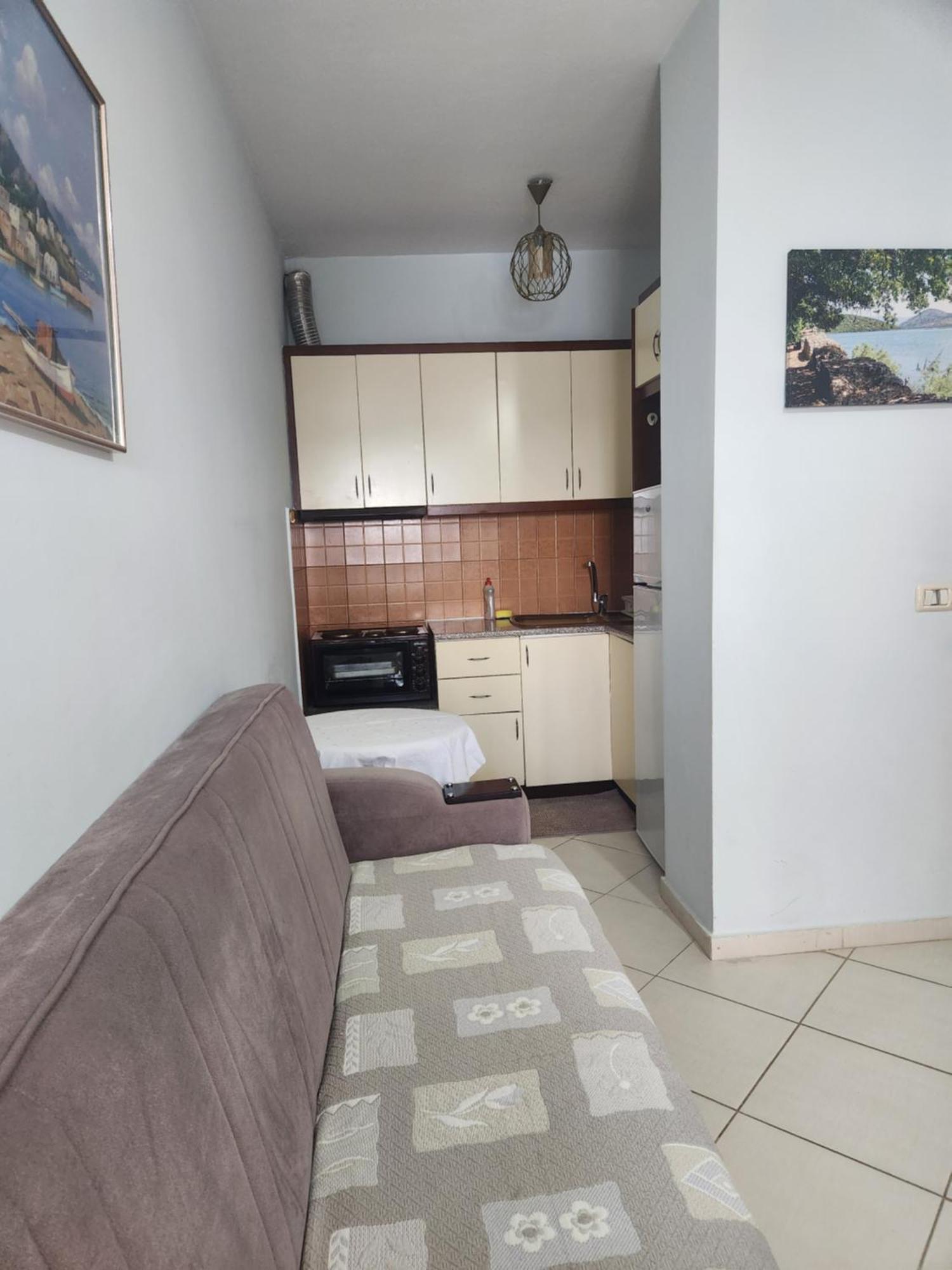 Caramel Sun Studios Apts Sarande Bagian luar foto